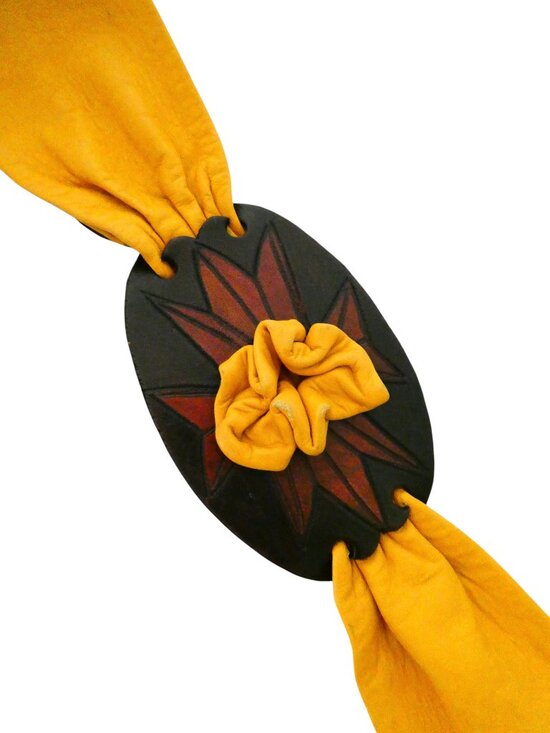 vtg tooled disc & nappa leather belt sz S yellow